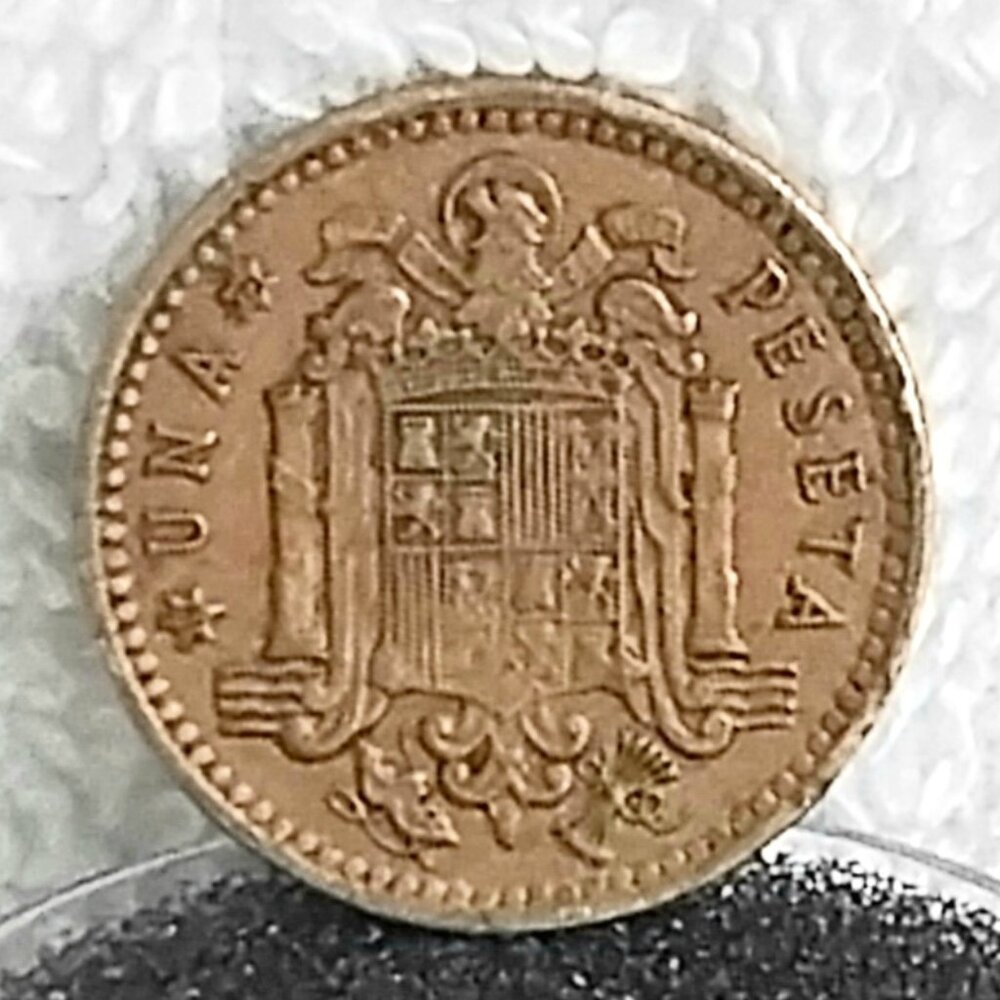 Circulated 1966 Spanish Una Peseta Francisco... Coin Made of Aluminum Bronze!!